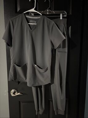 Fabletics Charcoal Gray V-Neck Scrub Top & Jogger Pants Set